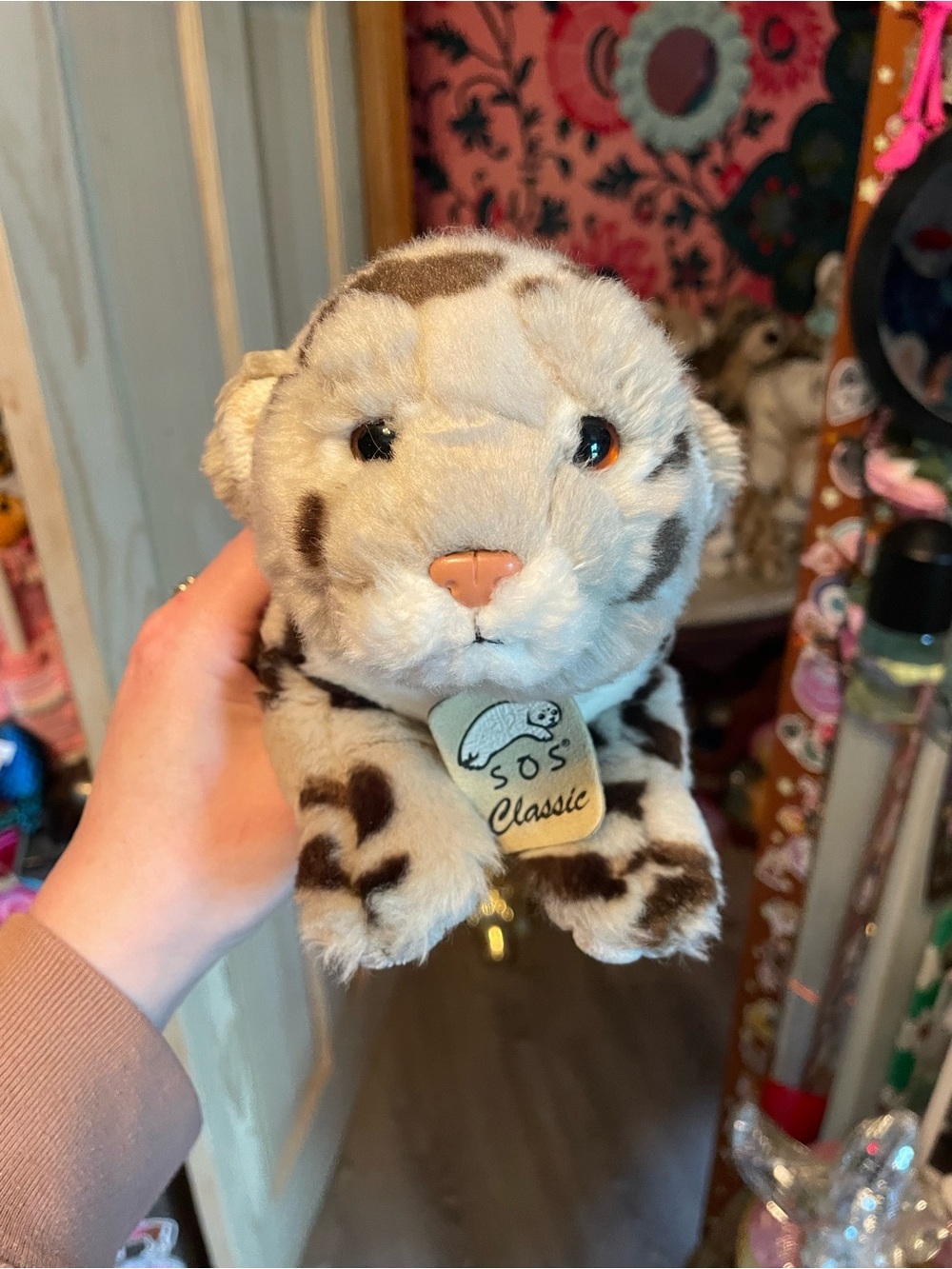 SOS save our space classic small snow leopard